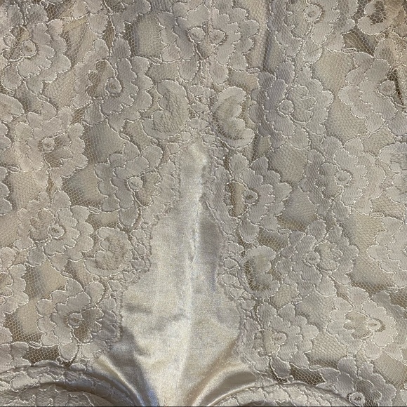 VINTAGE Victoria Secret Ivory body suit - Picture 8 of 9